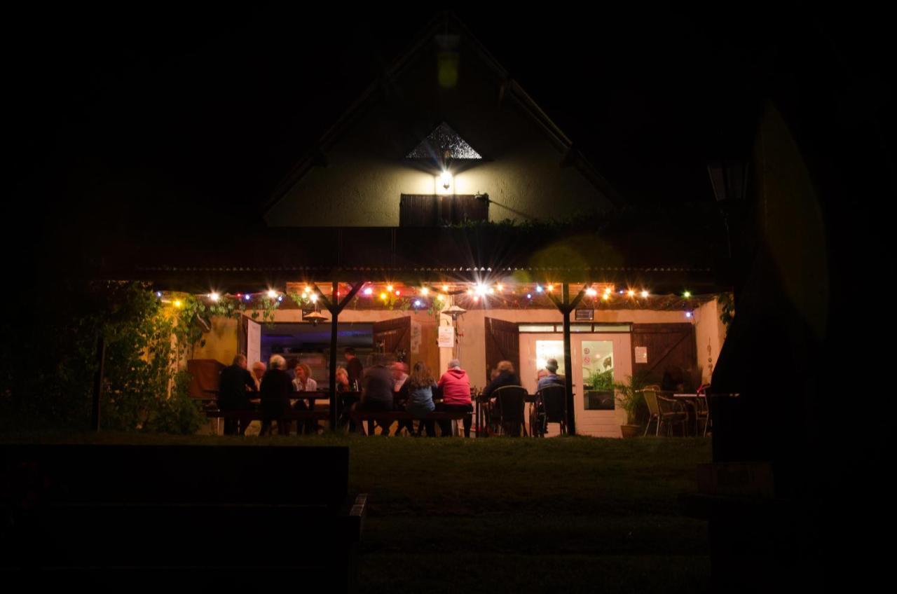Stacaravan 6 Persoons - Camping Le Soustran Neuvic  Zewnętrze zdjęcie